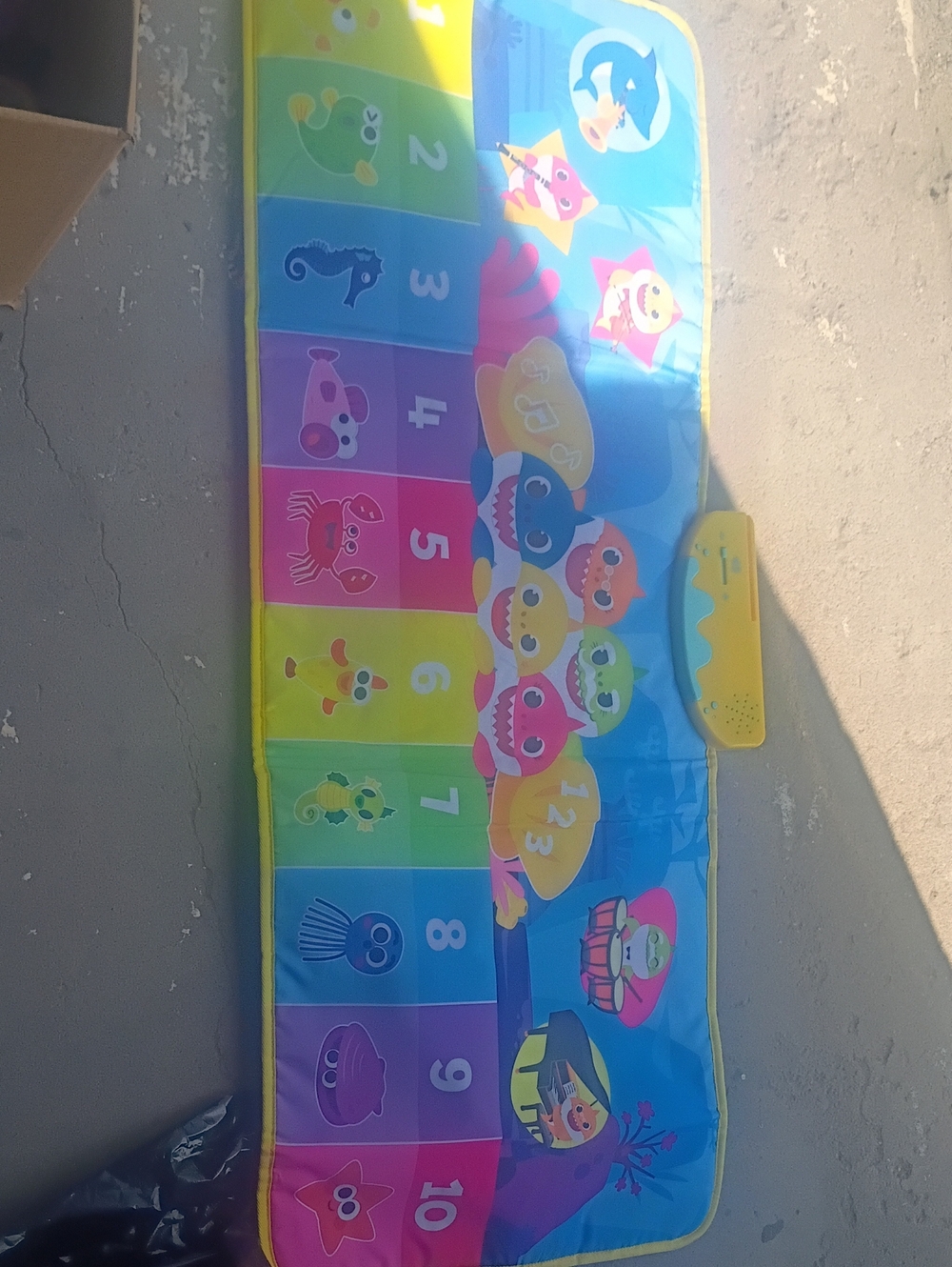 Wowwee Pinkfong Baby Shark Step & Sing Piano Dance Mat